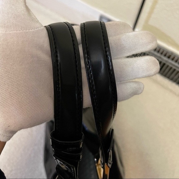 DKNY patent leather large hobo tote bag in black and silver hardware - Picture 7 of 16